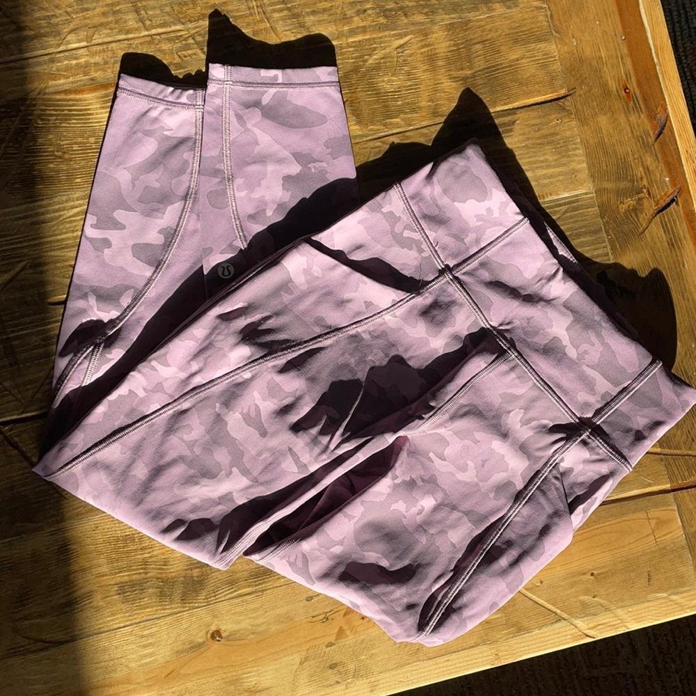 Lululemon 7/8 leggings muted purple camo + pockets